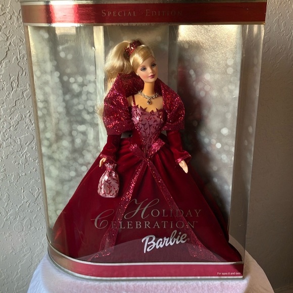 Barbie Holiday Celebration: Vintage 2002 Holiday Celebration Barbie - Picture 1 of 16